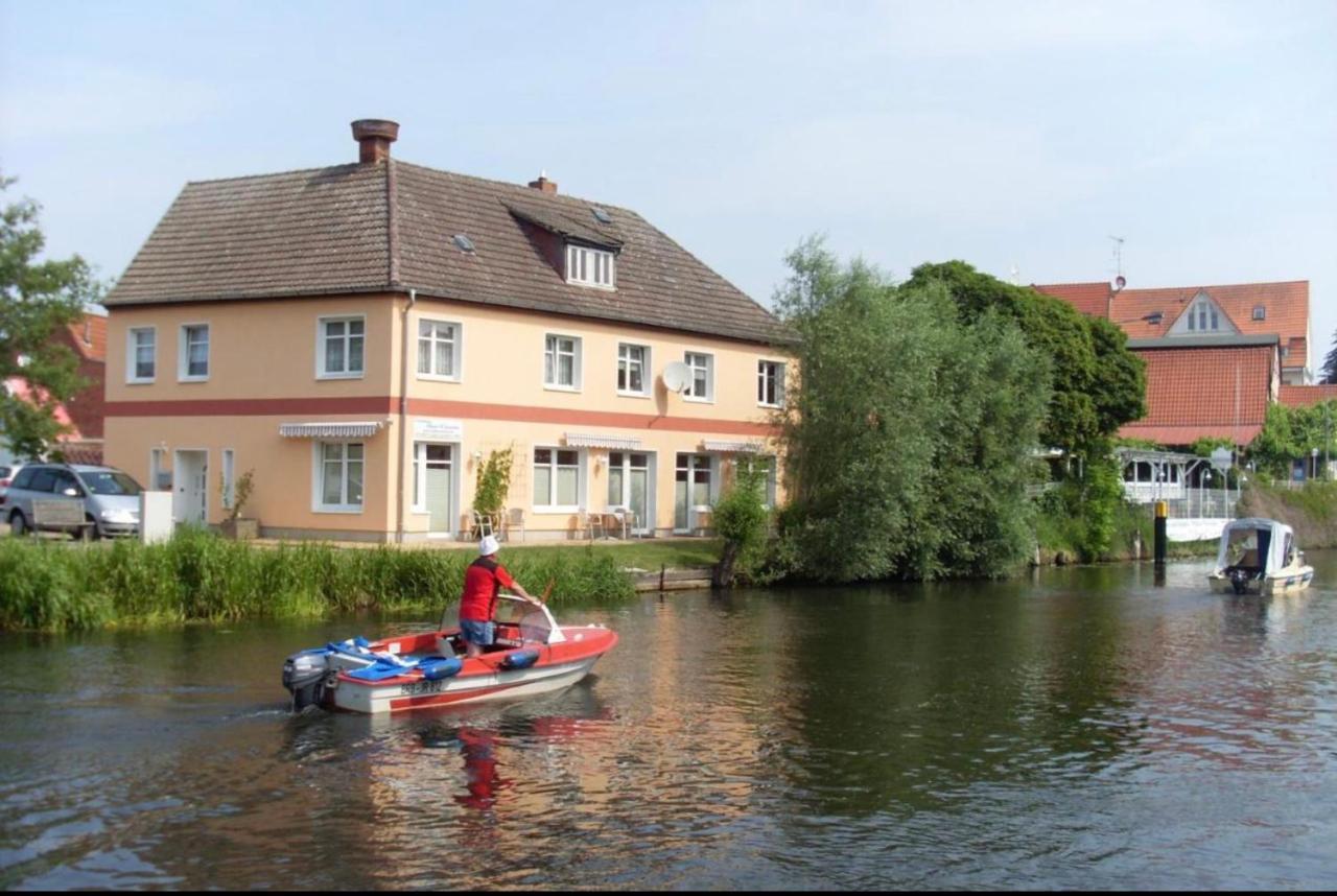 Ferienwohnungen Direkt An Der Elde Lübz Esterno foto